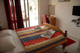 Гостевой дом Guest House Pasha Улцинь Двухместный номер с 1 кроватью и балконом, вид на сад-13