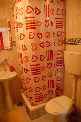 Гостевой дом Guest House Pasha Улцинь Двухместный номер с 1 кроватью и балконом, вид на сад-30